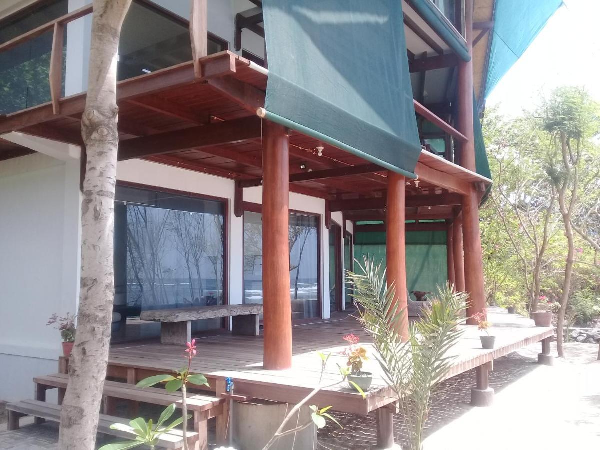 Castaway Surf Retreat 1 Hotel Sekongkang Exterior photo